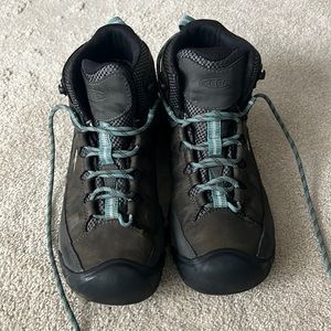 Women’s Keen Targhee III Waterproof Mid Boot Size 9.5